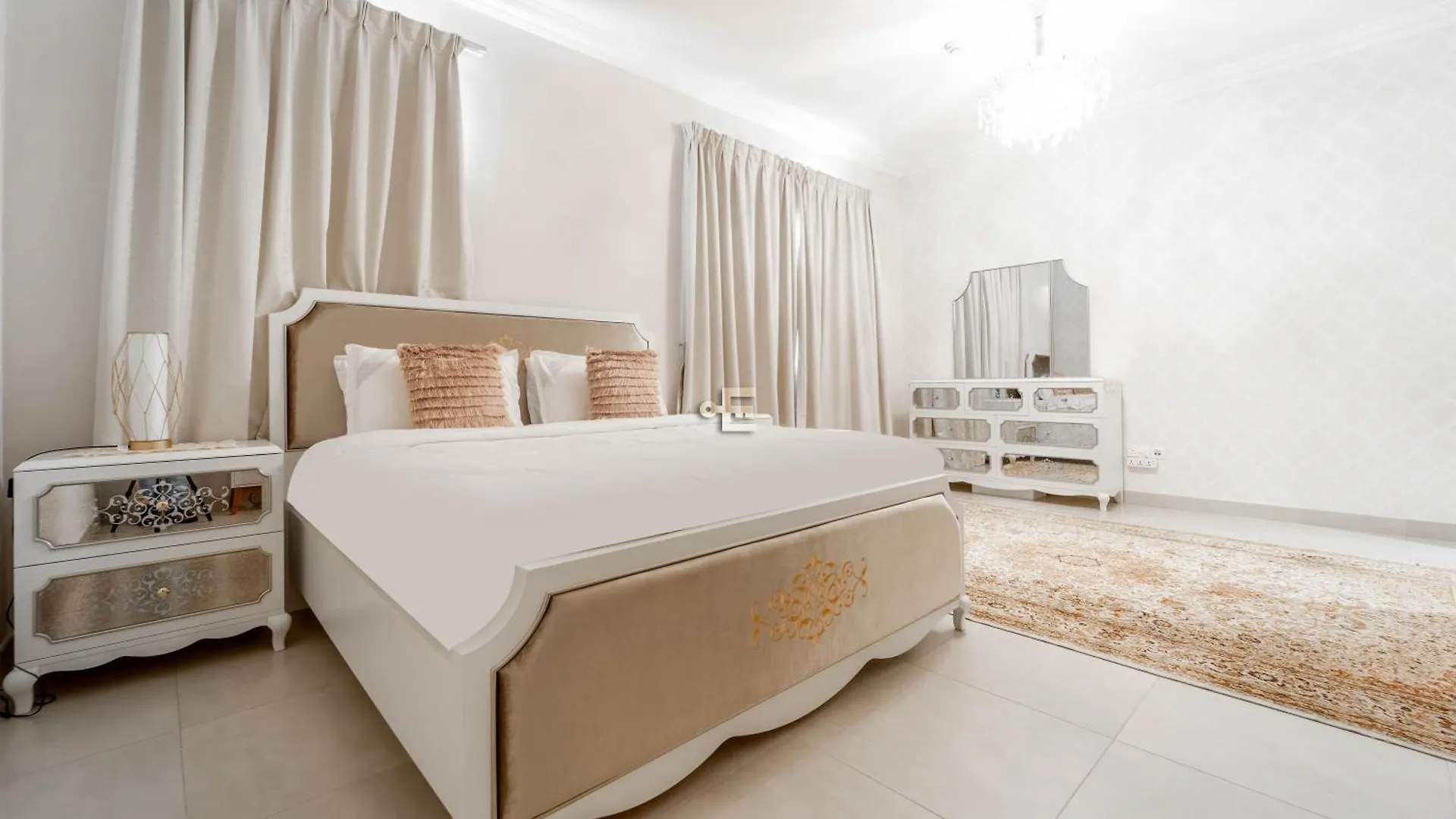 Everluxe Lovely 1 Bedroom Apartment In Qamar 3 Dubai